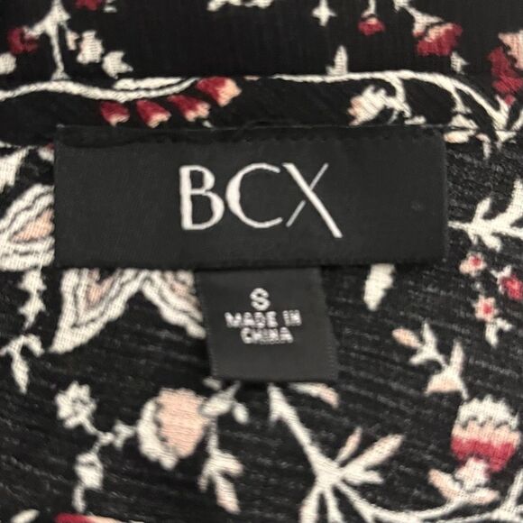 BCX Black Floral Halter Neck Top   Size S - Picture 3 of 5